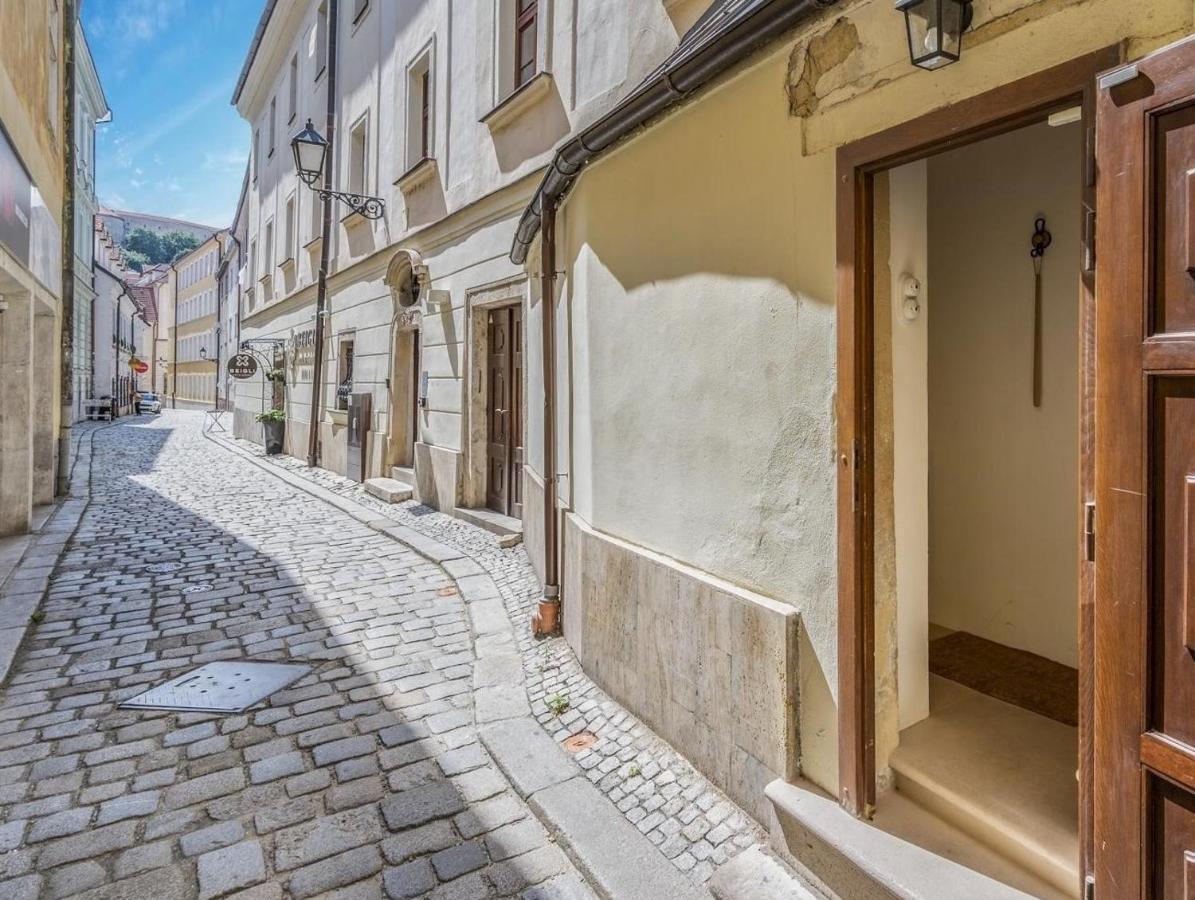 New Design & High Standard From 16th Century In Old Town-free Parking Apartmán *
