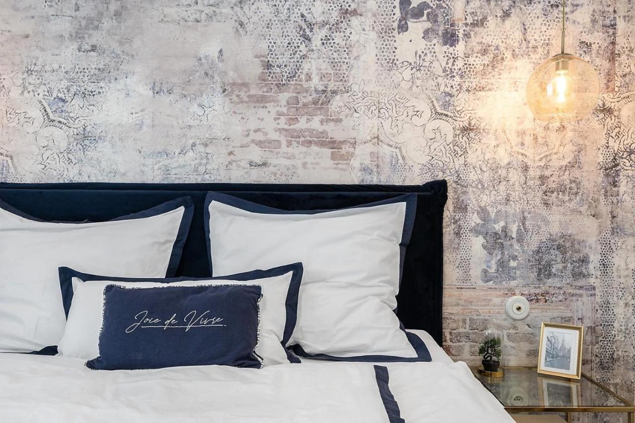 Apartmán New Design & High Standard From 16th Century In Old Town-free Parking