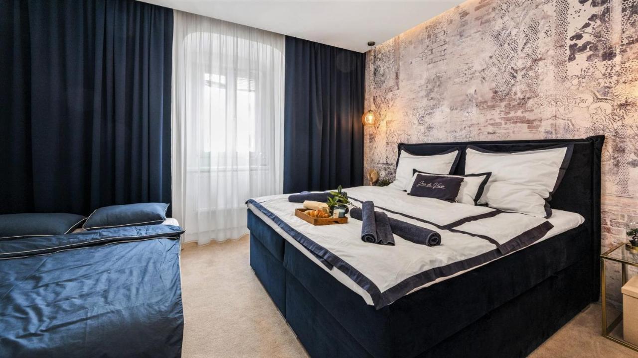 New Design & High Standard From 16th Century In Old Town-free Parking Apartmán Bratislava