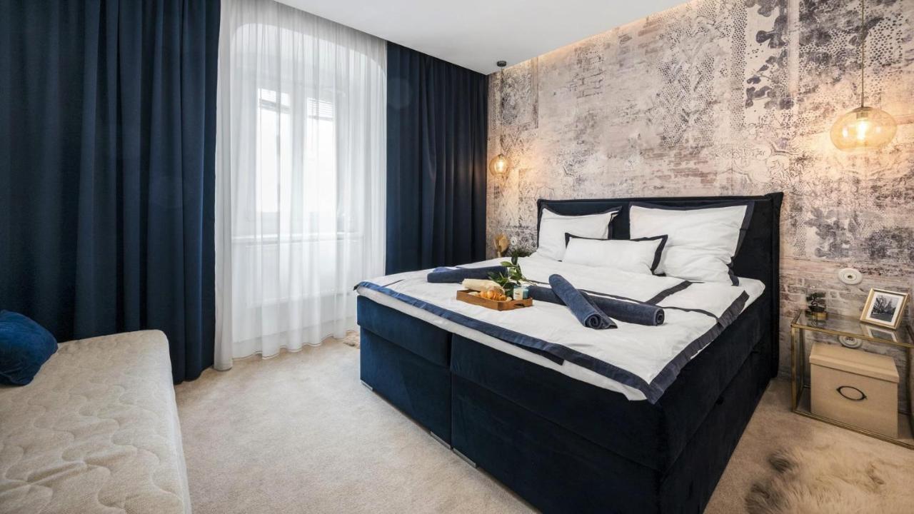 New Design & High Standard From 16th Century In Old Town-free Parking Apartmán Bratislava